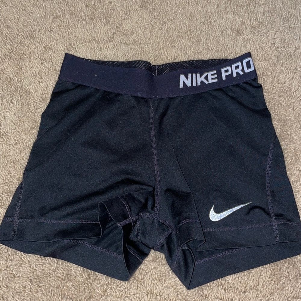 Nike Pro Size XS or S (can’t tell from the tag)